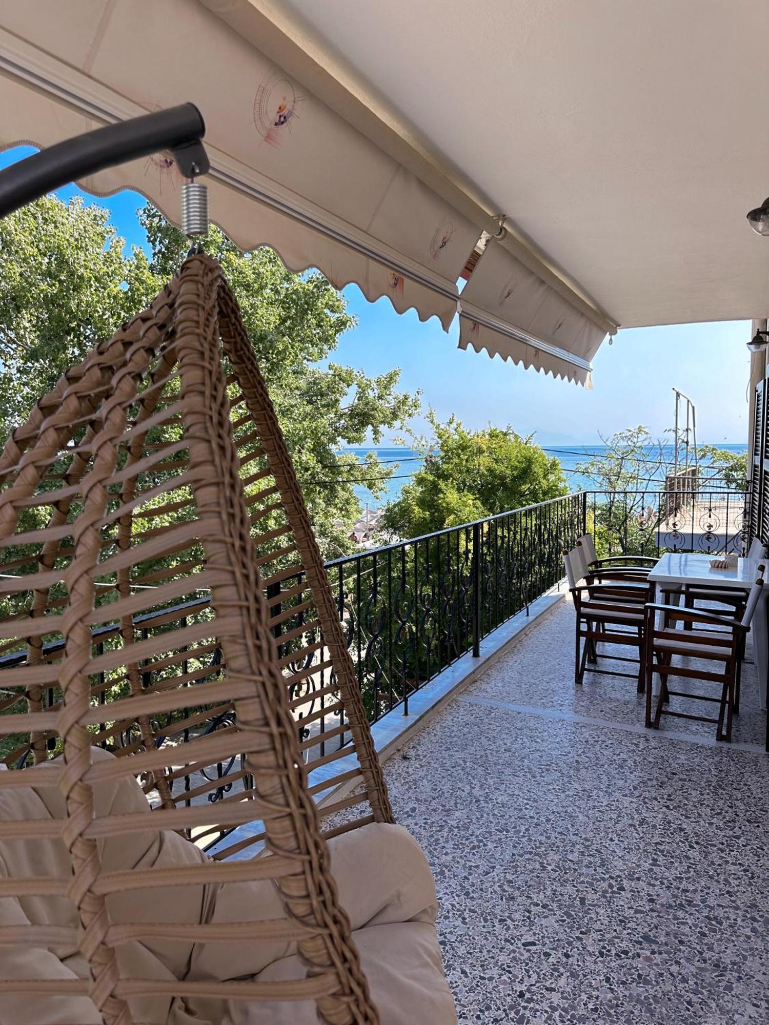 Joes Seafront Summer House